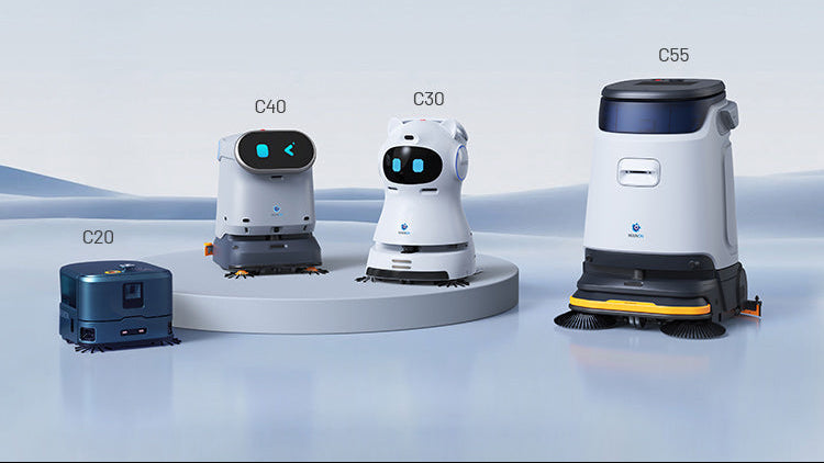 Vier KEENON-Reinigungsroboter der Modelle C20, C30, C40 und C55 nebeneinander