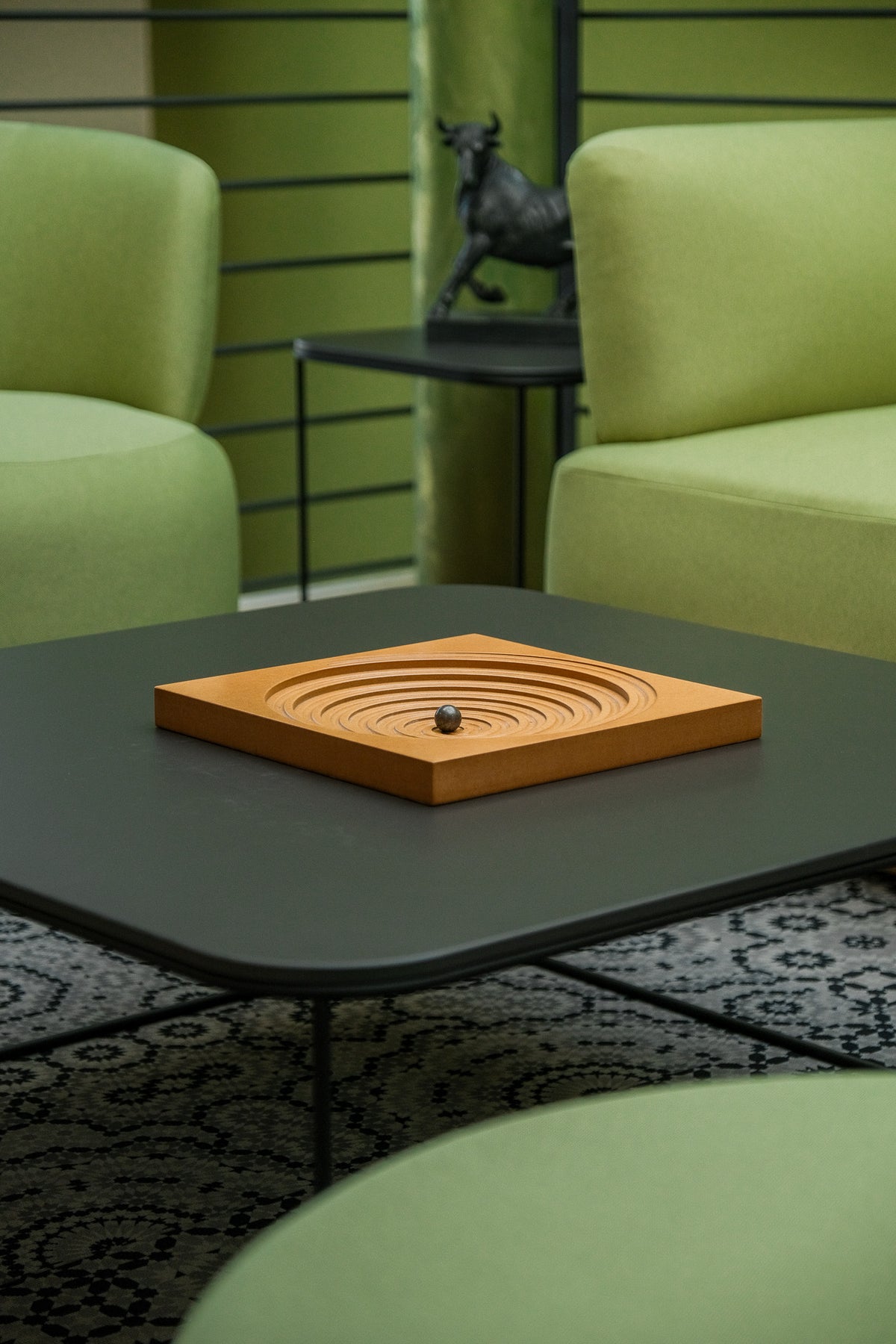 Detail · Kugelspiel aus Holz